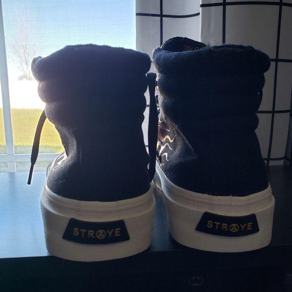 STRAYE Venice Hi-Tops - Picture 3 of 5